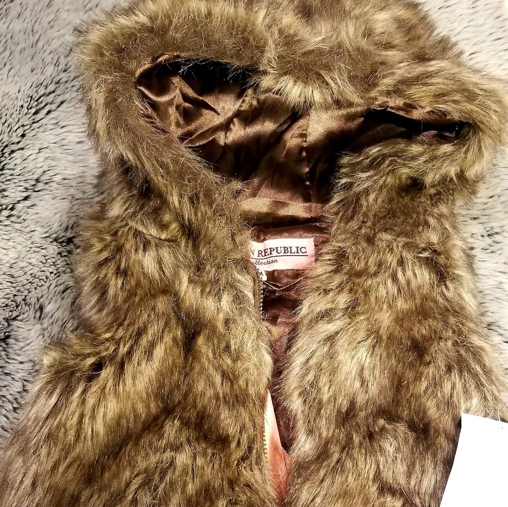 🧣 - Picture 4 of 5